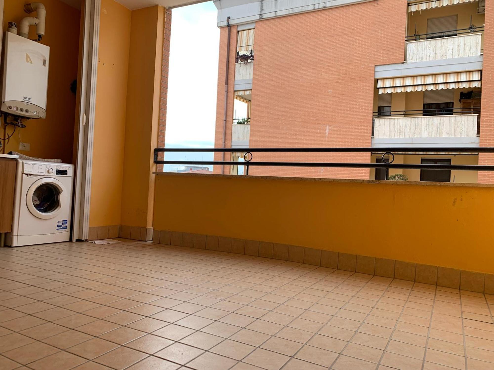 Bellissimo bilocale centrale Latina Esterno foto
