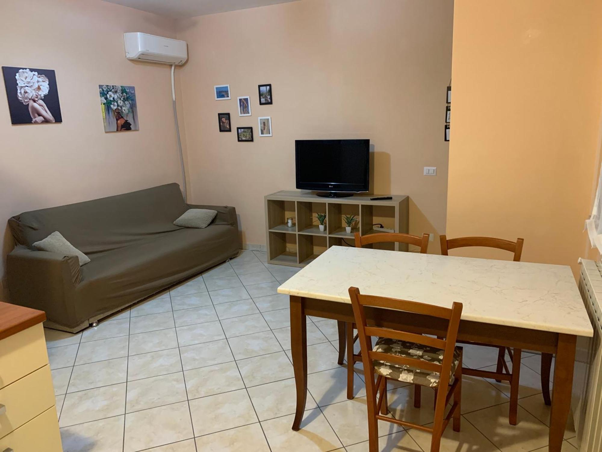 Bellissimo bilocale centrale Latina Esterno foto